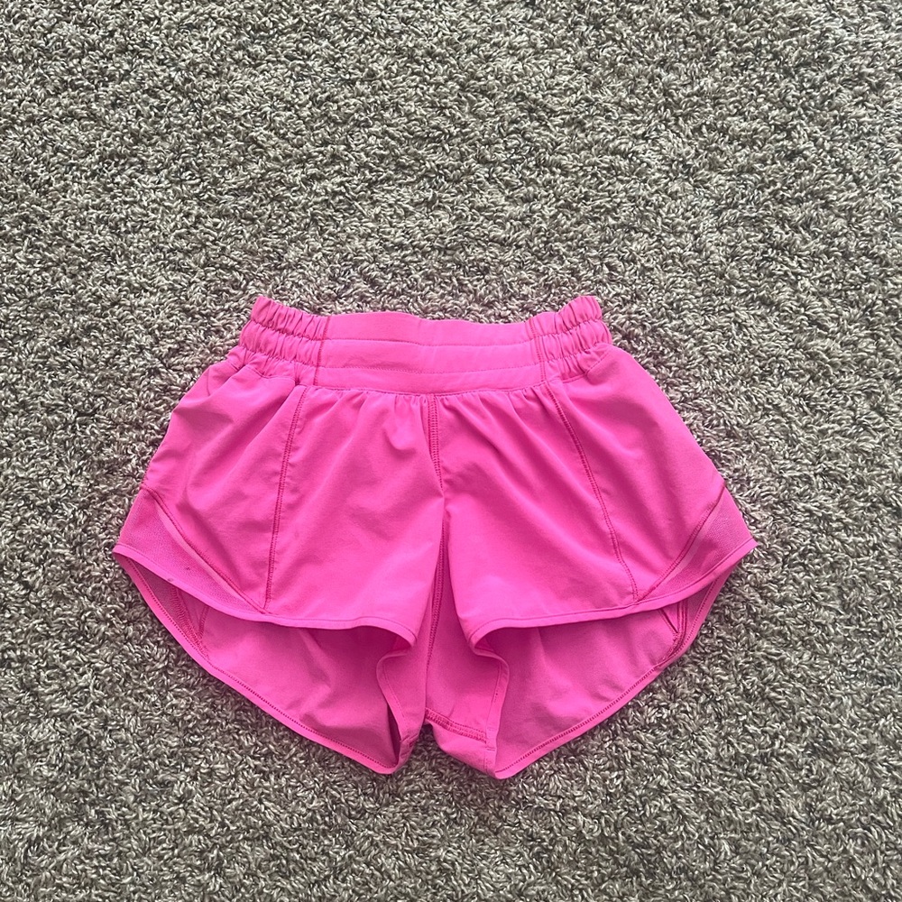 LULULEMON HOTTY-HOT SHORTS 2.5”